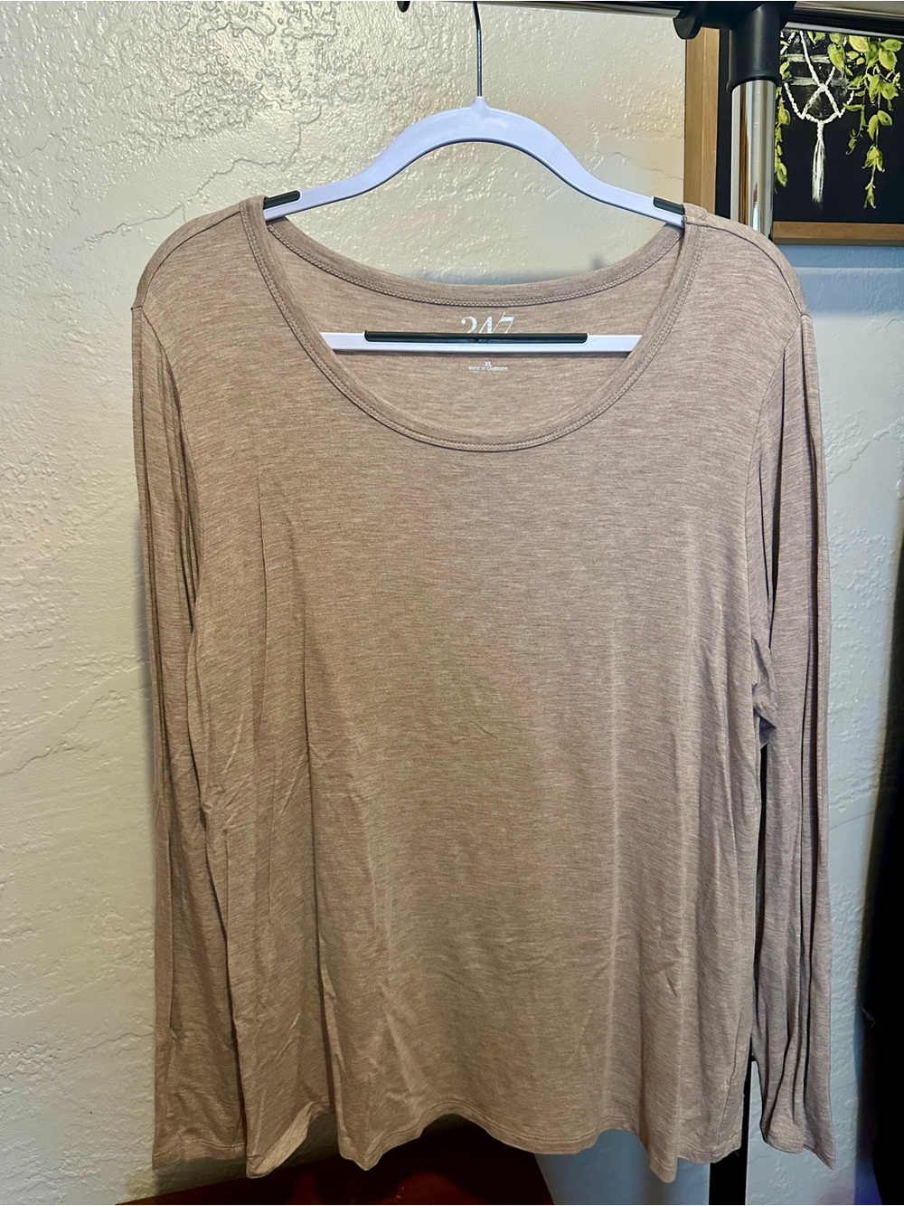 Everyday Scoop Neck Long-Sleeve Top - Taupe